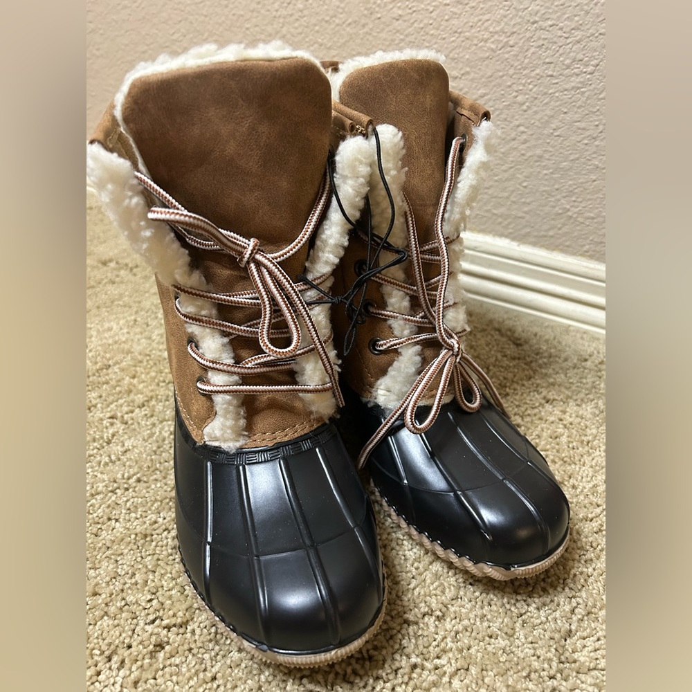Fuzzy snow boots